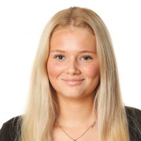 Signe, Babysitter i Hedehusene