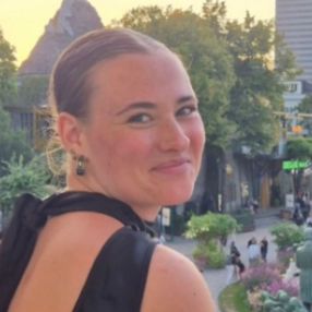 Karla, Babysitter i Helsingør