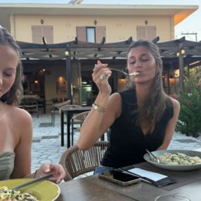 Marie, Babysitter i Klampenborg