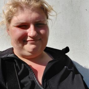 Kate, Babysitter i Sønder-Omme
