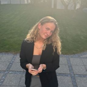 Mille, Babysitter i Gentofte