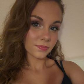 Maja, Babysitter i Høng