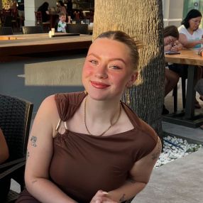 Josefine, Babysitter in Ejby