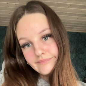 Neel, Babysitter i Nykøbing Falster