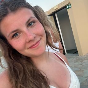Milla, Babysitter i Hvidovre