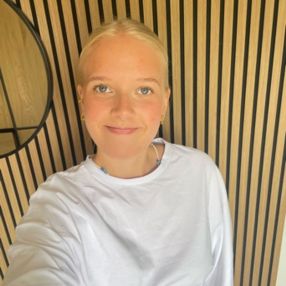 Frederikke, Babysitter in Struer