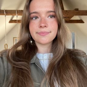 Freja, Babysitter in Lejre