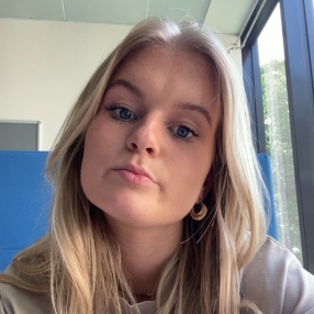 Nanna, Babysitter i Videbæk