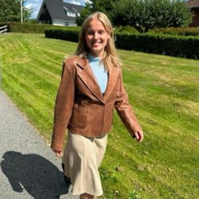Line, Babysitter i Hedensted