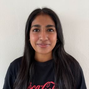 Oviya, Babysitter i Herning