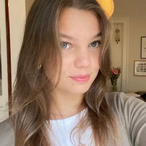 Astrid, Babysitter i København