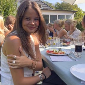 Sophia Bella, Babysitter i Gentofte