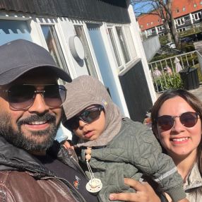 Soumik, Family in Søllerød