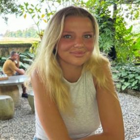 Nikoline, Babysitter i Egedal