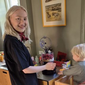 Amalie, Babysitter i København