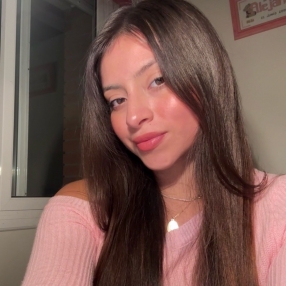 Ariadna, Babysitter in Rubí