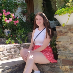 Adelina, Niñera o canguro en Armilla