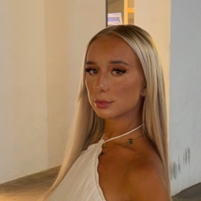 Tess, Niñera o canguro en Marbella
