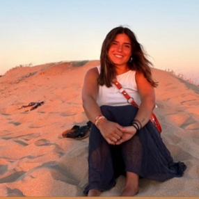 Candela, Niñera o canguro en Tafalla