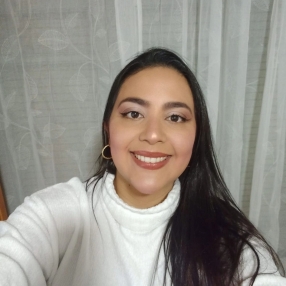 Laura, Niñera o canguro en Puigcerdà