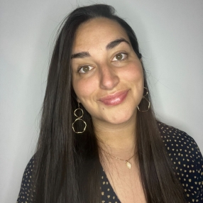 Edurne, Babysitter in Canovelles