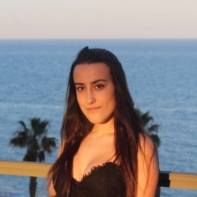 Lara, Babysitter in Mont-roig del Camp