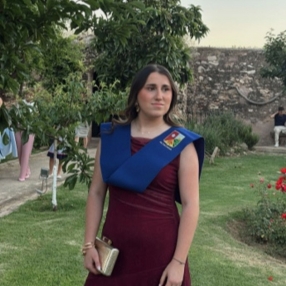Andrea, Babysitter in Museros