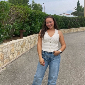 Mariana, Babysitter in Son Caliu