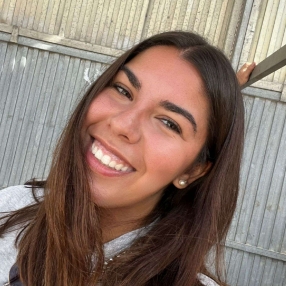 Elena, Niñera o canguro en Ajalvir