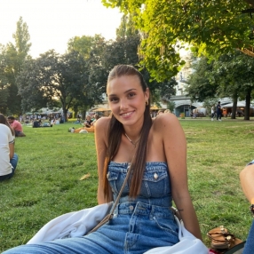Silvia, Niñera o canguro en Benicàssim