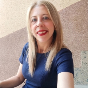 Cristina, Niñera o canguro en La Villa de Don Fadrique