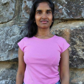 Sunita Elisa, Niñera o canguro en Ciudad Real