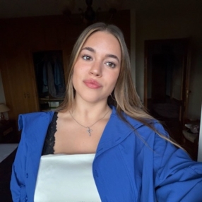 Eri, Niñera o canguro en Oleiros