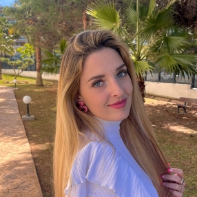 Esther, Niñera o canguro en Salou