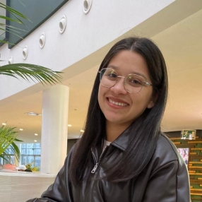 Liz, Niñera o canguro en Puente Mayorga