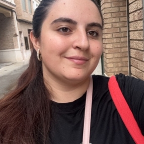 Leila, Babysitter in Benifayó