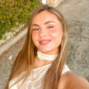 Ariadna, Babysitter in Ciutadella de Menorca