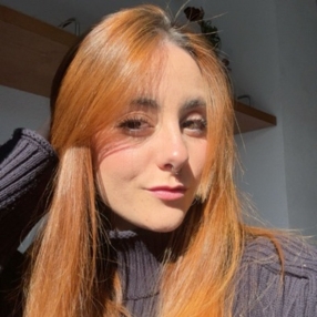 Claudia, Niñera o canguro en Villamayor