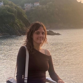 isabel, Babysitter in Rentería