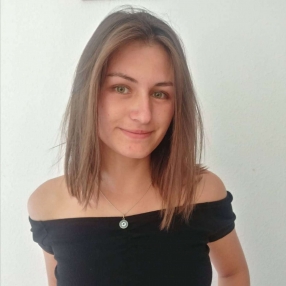 Melissa, Niñera o canguro en Salas