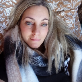 Angela, Babysitter in Cataluña