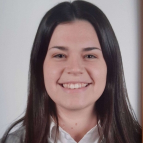 Nadia, Niñera o canguro en Vall d'Alba