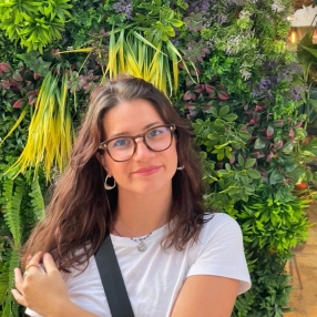 Giulia, Niñera o canguro en València