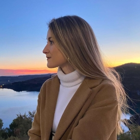 Pilar, Niñera o canguro en Graus