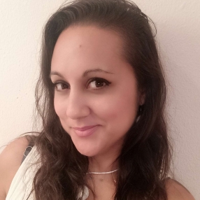 Saray, Babysitter in Ripollet