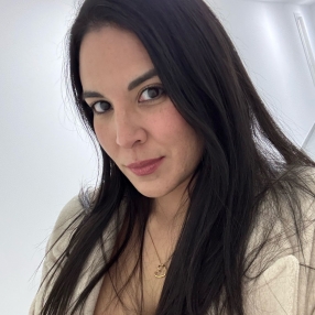 Mariana, Babysitter in El Álamo