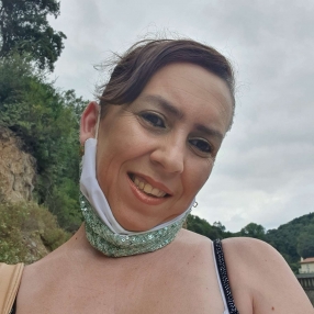 Encarna, Niñera o canguro en Dosrius
