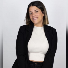 Ángela, Niñera o canguro en San Bartolomé