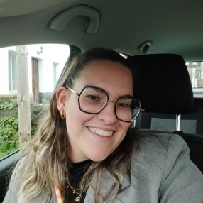 Belén, Niñera o canguro en Pontedeume