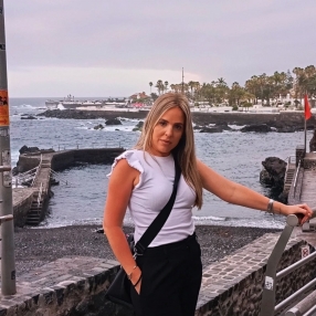 Angelica, Familia en Dos Hermanas
